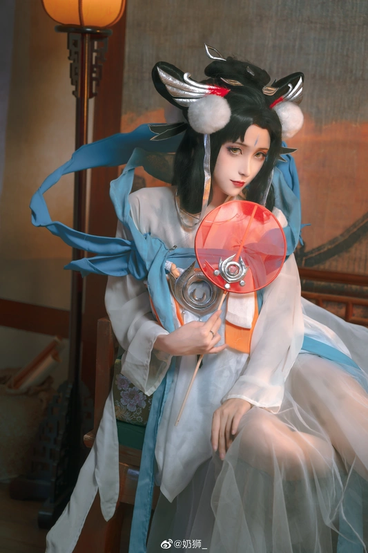 嫦娥如梦令 - 奶狮不咬人