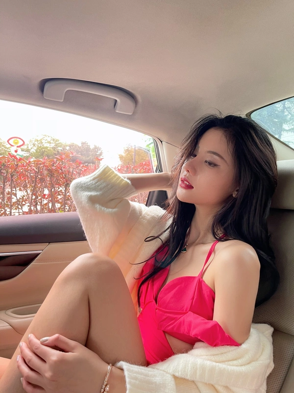 粉色的裙摆 - 就是阿朱啊