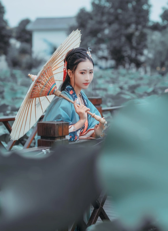 庭前落尽梧桐，水边开 - 拿相机的执义
